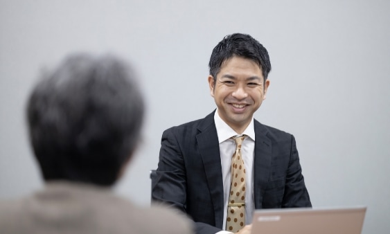 INTERVIEW 06